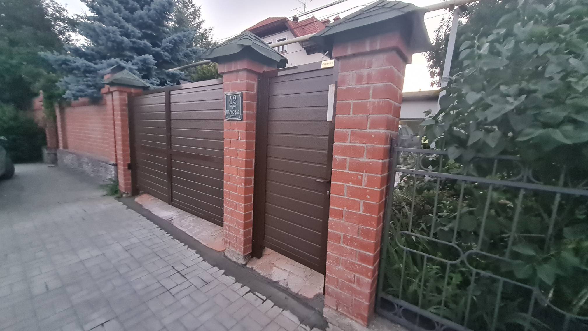 Распашные ворота Alutech